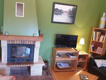 G�te Saint-romain-lachalm, 6 Pi�ces, 9 Personnes - Fr-1-582-309