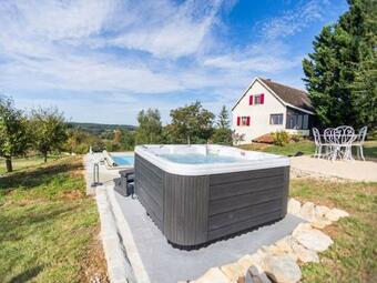 Cozy Apartment In Th�dirac With A Shared Swimming Pool