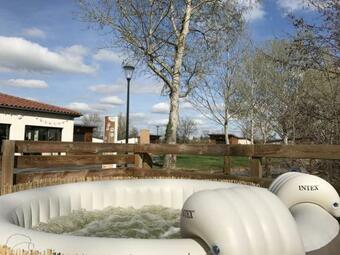 G�te Veauchette, 3 Pi�ces, 4 Personnes - Fr-1-496-85