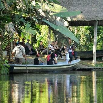Hostal Misahualli Laguna Paikawe B&B