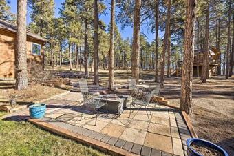 Apartamento Peaceful Home In The Pines With Treehouse!