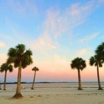 Paradise!! Golfcartrental/paddleboat/kayak/fish/swim