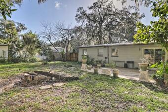 Jacksonville Beach Getaway With Private Yard!