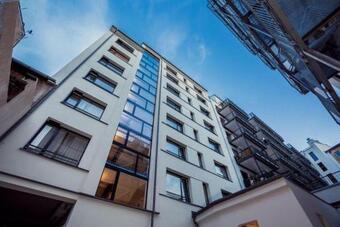 Beautiful 360 Serviced Apartment In Frankfurt