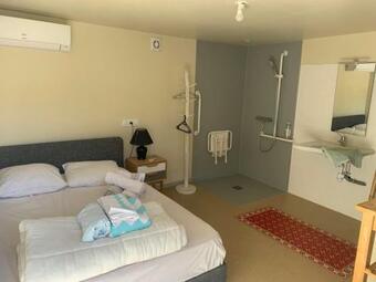 Hostal Chambre Avec Douche Et Toilettes