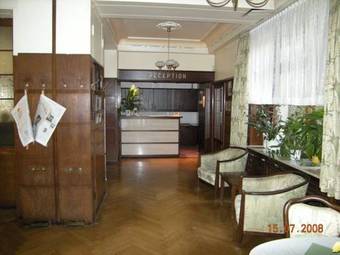 Hostal Hotel Merkur Garni