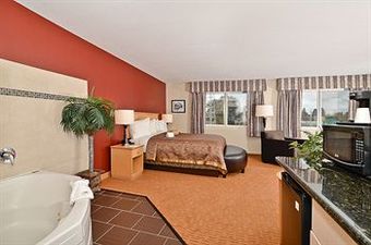 Hotel Clackamas Inn And Suites