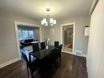 Cozy 3-bedroom Home Near Downtown Royal Oak