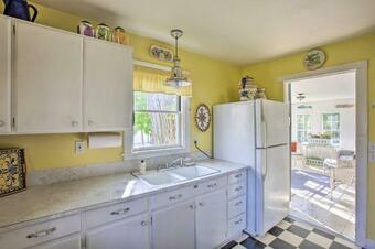 Pet-friendly Suttons Bay Home With Lake Access!