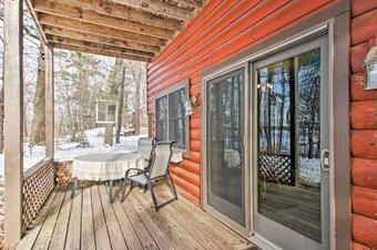 Modern Log Cabin With Rec Room, Steps To Lake!