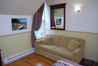 Posada Auberge De L'ev�ch�