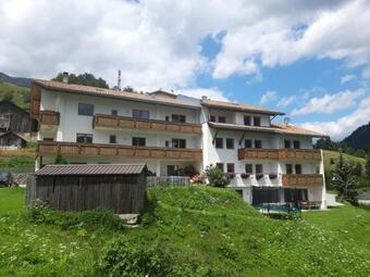 Bed & Breakfast Garni Froy