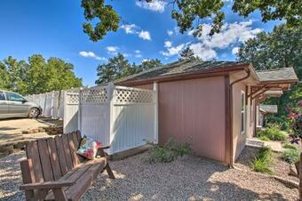 Cozy Ironton Cabin With Shared Pool And Private Patio!
