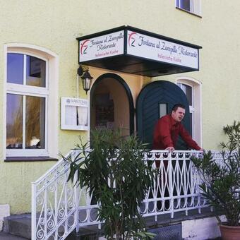 Ferienhaus Mit Mediterraner Terrasse