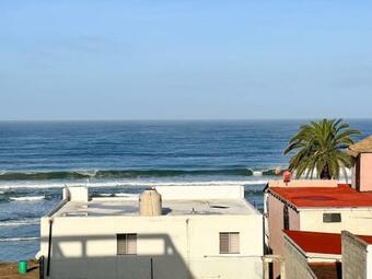 Ith Lazy Lobster Surf Hostel & Cowork