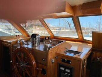 Yacht � Quai Natacha