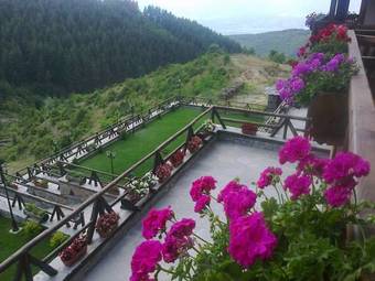 Leshtenski Rai Guest House