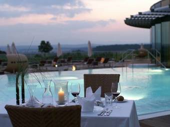 Reiters Supreme Hotel