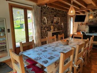 La Grange Des Biches