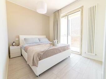 Apartamento Michelangelo With Swimming Pool And Terrace In Borghetto