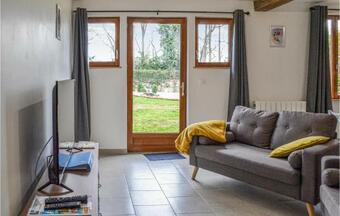 Awesome Home In J�-belloc With Wifi And 2 Bedrooms