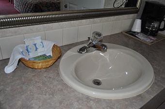 Posada Atrium Inn & Suites