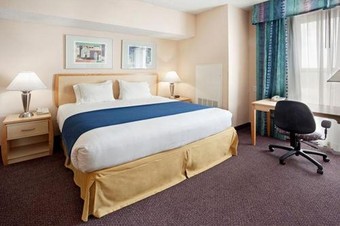 Hotel Holiday Inn Express & Suites San Antonio Se By At&t Center