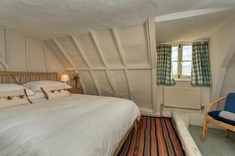 The West Wing At Gypsy Hall