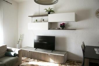 Lovely Piazza Santa Maria Apartment