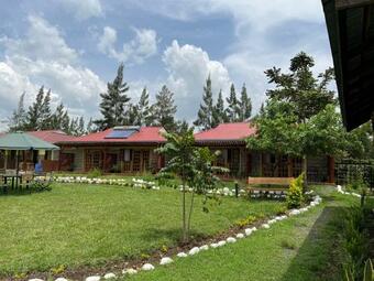 Hotel Jey's Jiko Kitchen And Resort