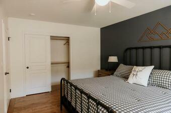 Epic View; A Luxury House On A Hill