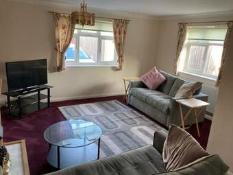 Spacious Detached Property With Ample Parking