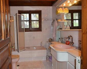 Seaside Villa In Alikes, Chalkida