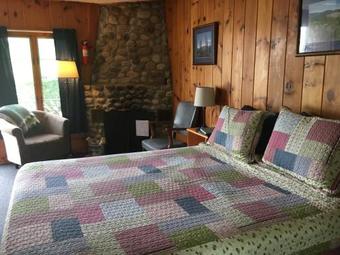 Gilcrest Cottages And Motel