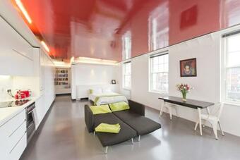 Central Designer Apartment With River Views