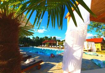 Hostal Imanje Lotus Garden