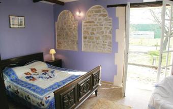 Holiday Home Les Magnils Reigniers Rue De L'eglise