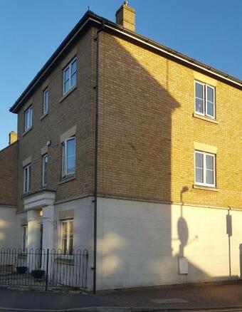 Hostal Haus Serviced Living