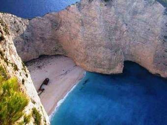 Amoudi Studios Apartments Hotel