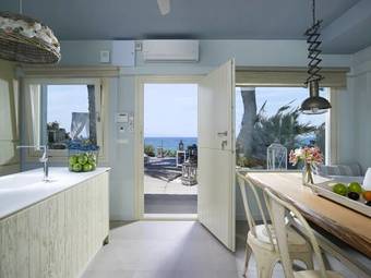Paradisso Beach Villas