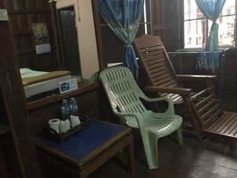 Hostal Boondee House