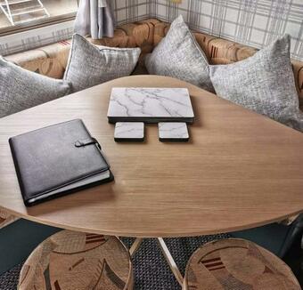 Hillingworth's Hot Tub Retreat