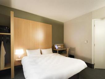 Hotel B&B H�tel P�zenas