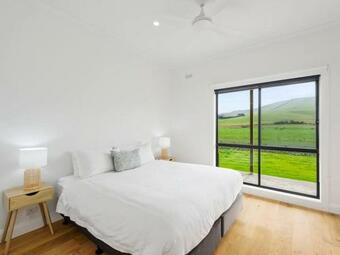 The Valley - Spacious Modern Farmhouse With Pool