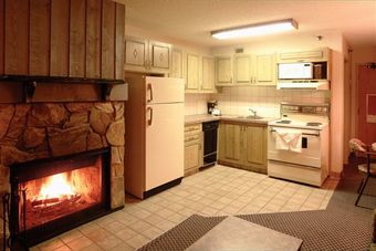 Hotel Douglas Fir Resort And Chalets - 1 Bedroom