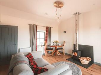 Monkstadt No 5 - Macqueen Cottage