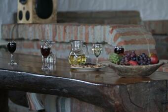 Apartment Wine Tale