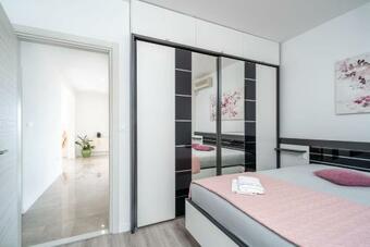 Hostal Deluxe Apartment