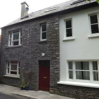 Modern Home In The Heart Of Rosscarbery Village