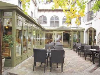 Hostal Weinlaubengasthof Rathausst�berl